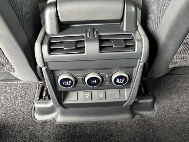 Land Rover Defender — Фото автомобиля 20