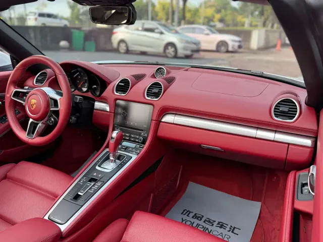 Porsche 718 — Фото автомобиля 15