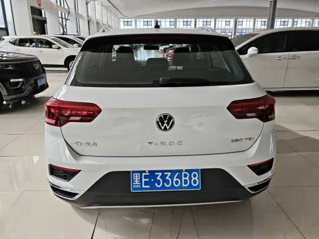 Volkswagen T-Roc — Фото автомобиля 2