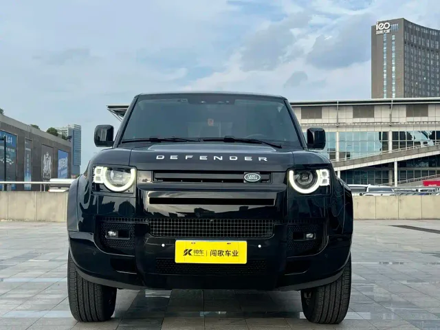 Land Rover Defender — Фото автомобиля 2