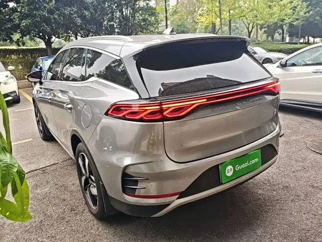 BYD Tang — Фото автомобиля 4