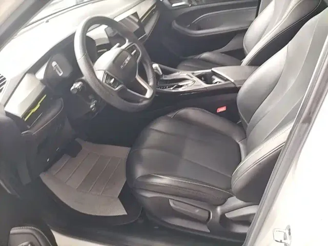 Roewe i5 — Фото автомобиля 14