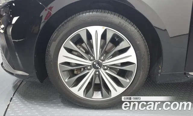 Kia K8 — Фото автомобиля 5
