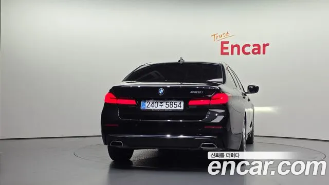 BMW 5-Series — Фото автомобиля 4
