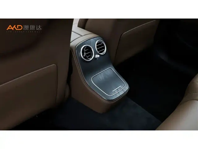 Mercedes-Benz E-Class — Фото автомобиля 9