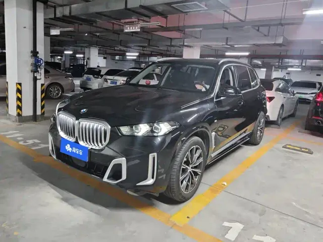 Фотография автомобиля — BMW X5