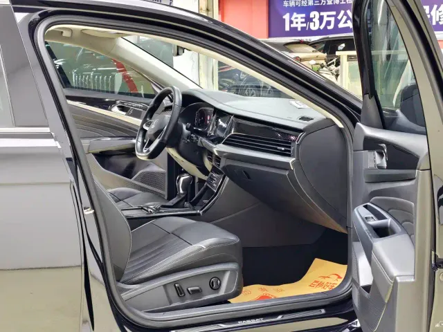 Volkswagen Passat — Фото автомобиля 9