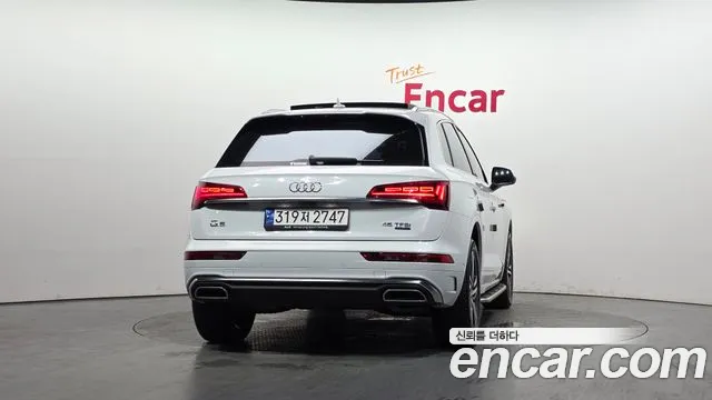 Audi Q5 45 TFSI quattro Premium — Фото автомобиля 3