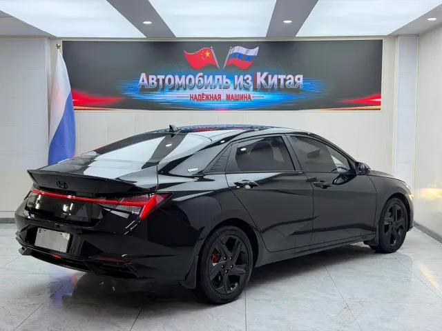 Hyundai Elantra — Фото автомобиля 4