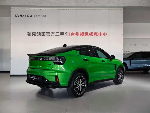 Lynk & Co 05 — Фото автомобиля 5