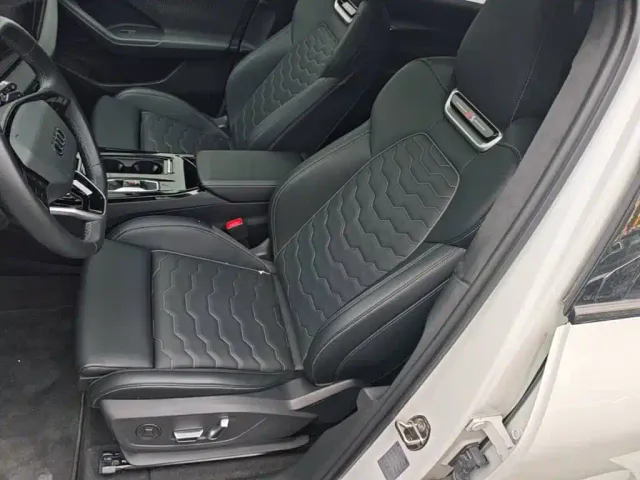 Audi Q6L e-tron — Фото автомобиля 14