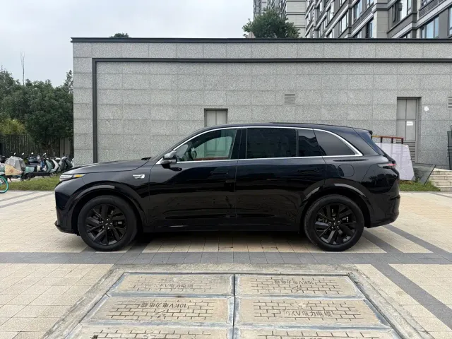 Li Auto L7 — Фото автомобиля 16