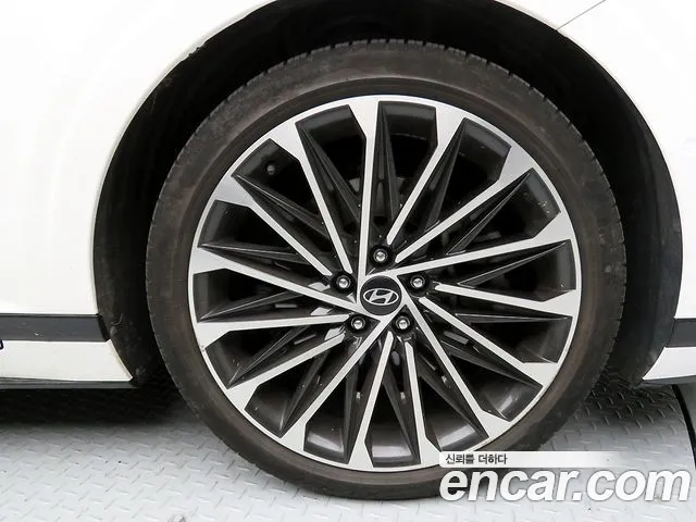 Hyundai Grandeur Grandeur (GN7) 3.5 Бензин 4WD — Фото автомобиля 20