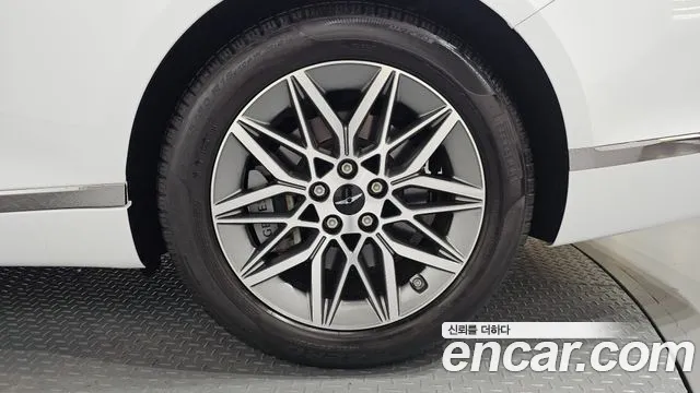 Genesis G80 RG3 — Фото автомобиля 6
