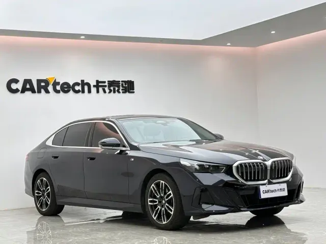 BMW 5 Series — Фото автомобиля 6