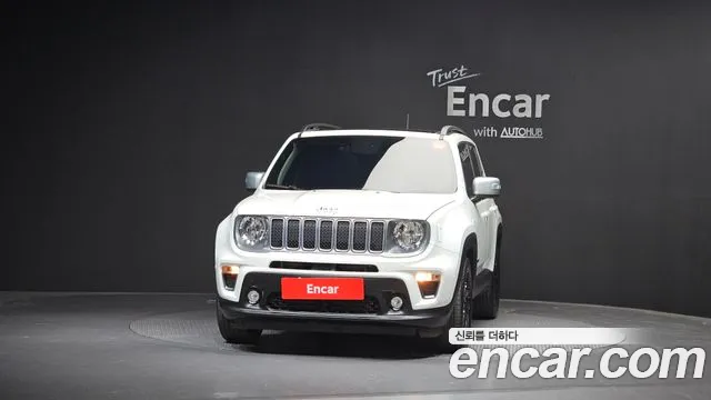 Jeep Renegade — Фото автомобиля 3