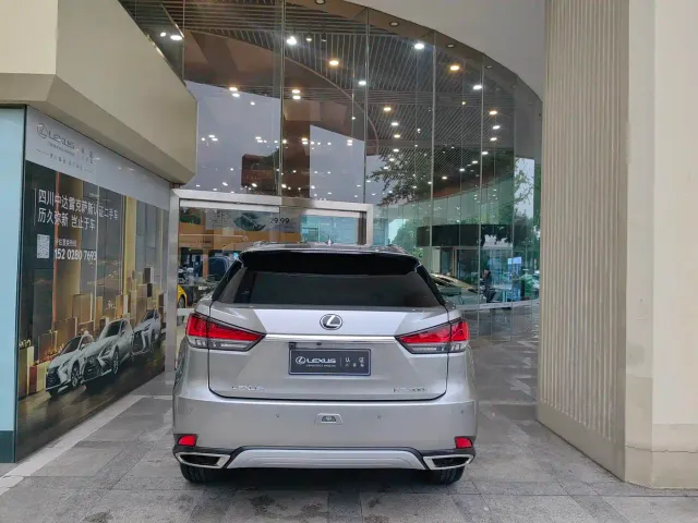 Lexus RX — Фото автомобиля 5