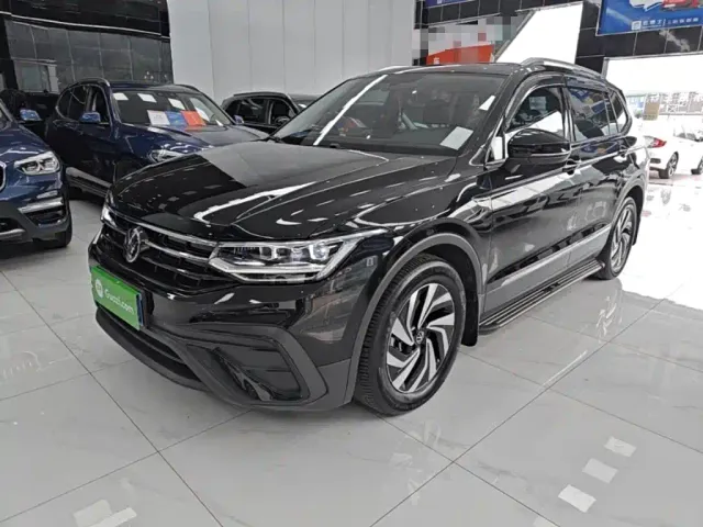 Фотография автомобиля — Volkswagen Tiguan L