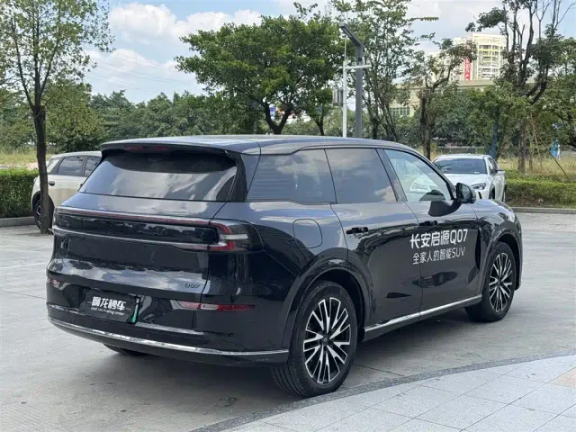 Changan Qiyuan Q07 — Фото автомобиля 9