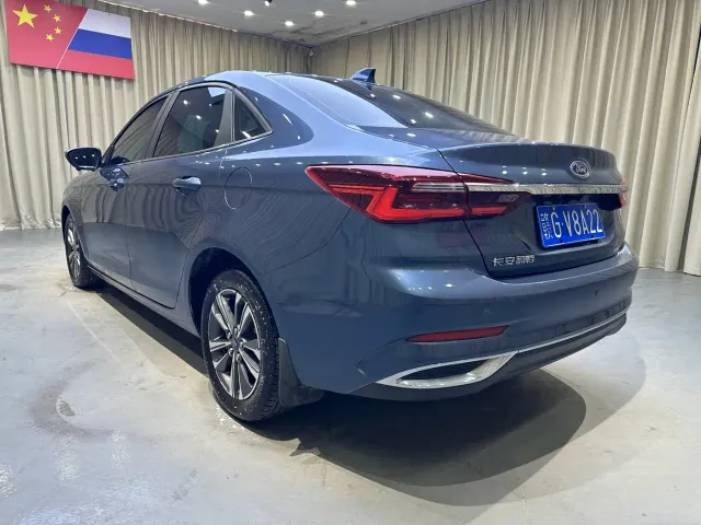 Ford Escort — Фото автомобиля 6