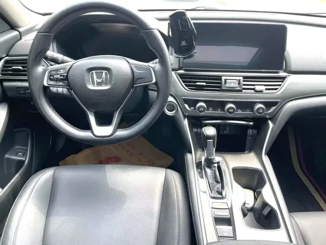 Honda Accord 2022 260TURBO Luxury Edition — Фото автомобиля 5