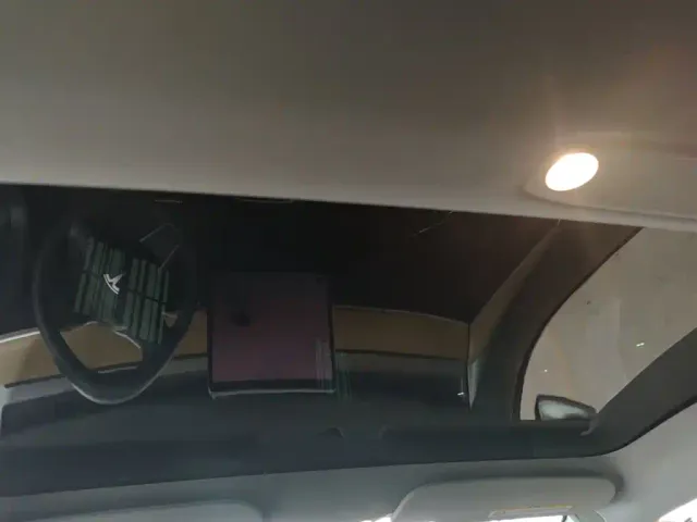 Tesla Model 3 — Фото автомобиля 17