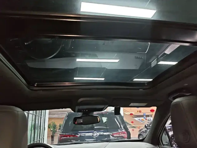 Cadillac XT5 — Фото автомобиля 17