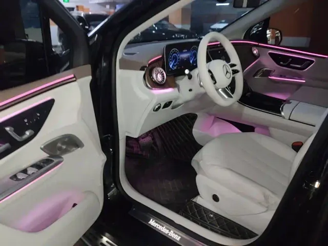 Mercedes-Benz EQE SUV — Фото автомобиля 20