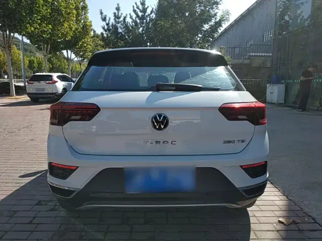 Volkswagen T-Roc — Фото автомобиля 5