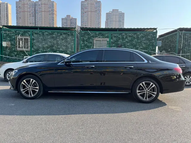 Mercedes-Benz E-Class — Фото автомобиля 15