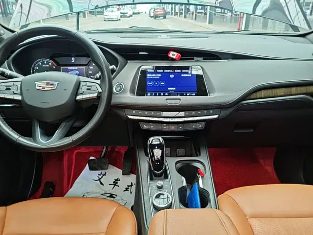 Cadillac XT4 — Фото автомобиля 12