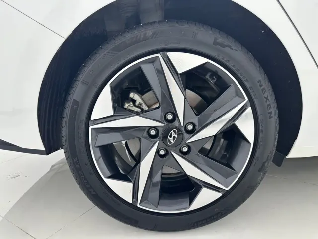 Hyundai Elantra — Фото автомобиля 17