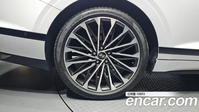 Hyundai Grandeur GN7 — Фото автомобиля 5