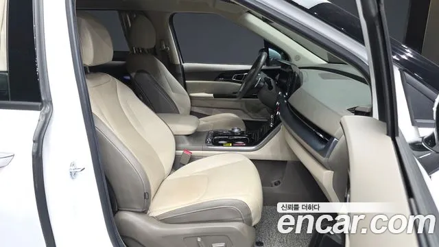 Kia Carnival Generation 4 — Фото автомобиля 11