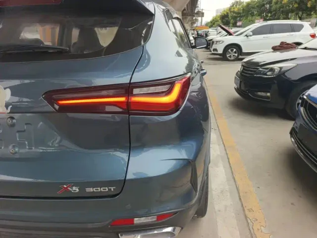 Changan Oushang X5 — Фото автомобиля 7