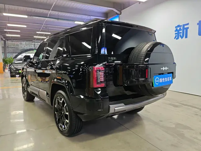 Fang Cheng Bao Leopard 8 2025 Zhiyong Flagship 7-Seater — Фото автомобиля 15