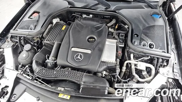 Mercedes-Benz E-Class — Фото автомобиля 6