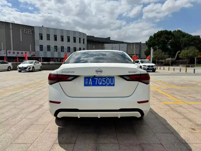 Nissan Sylphy — Фото автомобиля 5