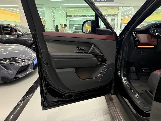 Land Rover Range Rover Sport — Фото автомобиля 7