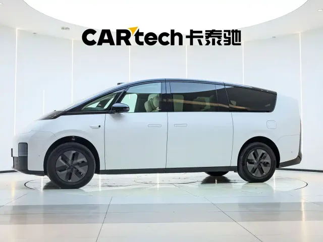 Li Auto Li Auto MEGA 2025 Model Home Family Special Edition — Фото автомобиля 4