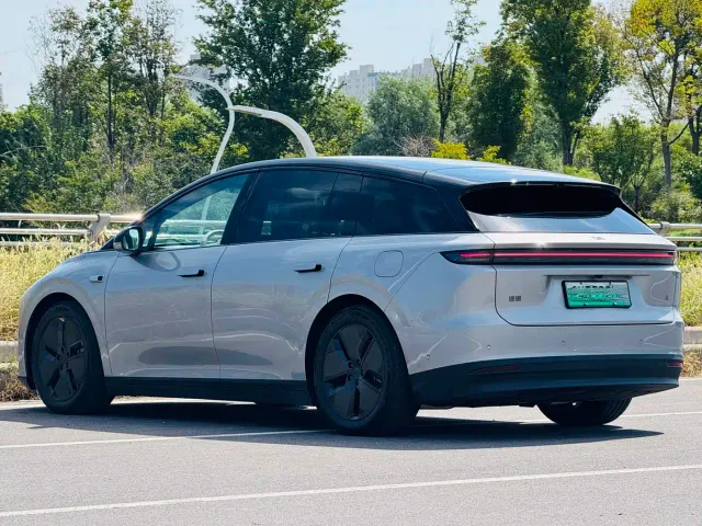 Li Auto i6 — Фото автомобиля 12