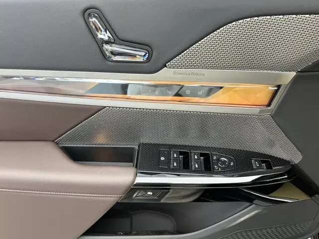BMW 7 Series — Фото автомобиля 29