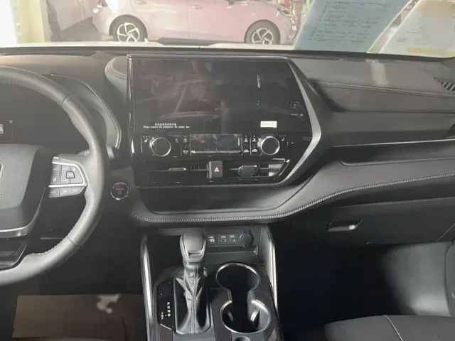 Toyota Crown Kluger — Фото автомобиля 6