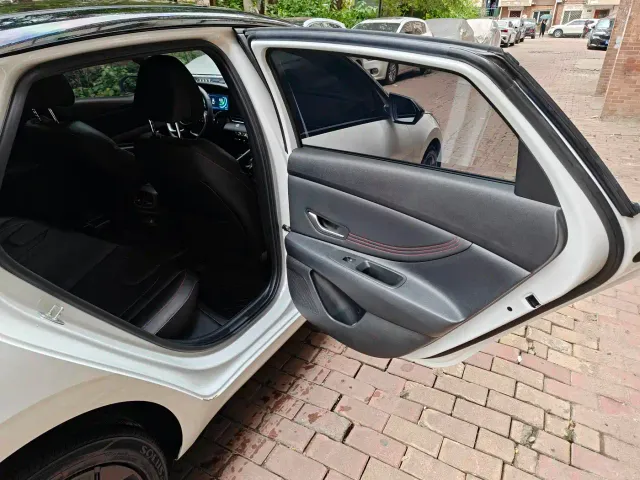 Hyundai Elantra — Фото автомобиля 19