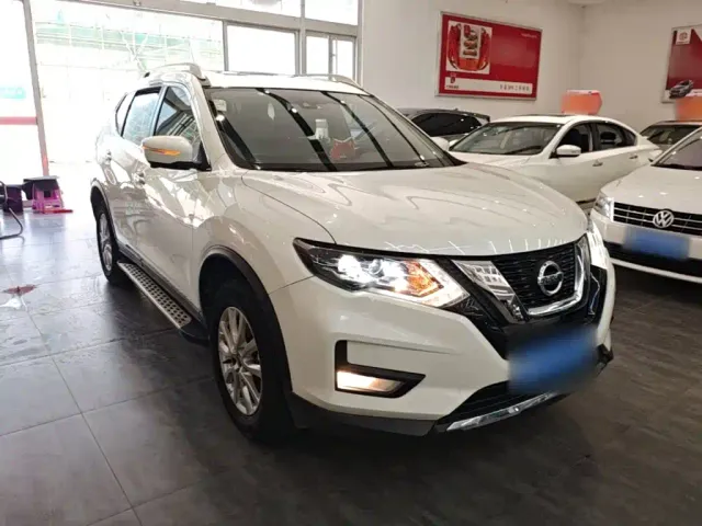 Nissan X-Trail — Фото автомобиля 3
