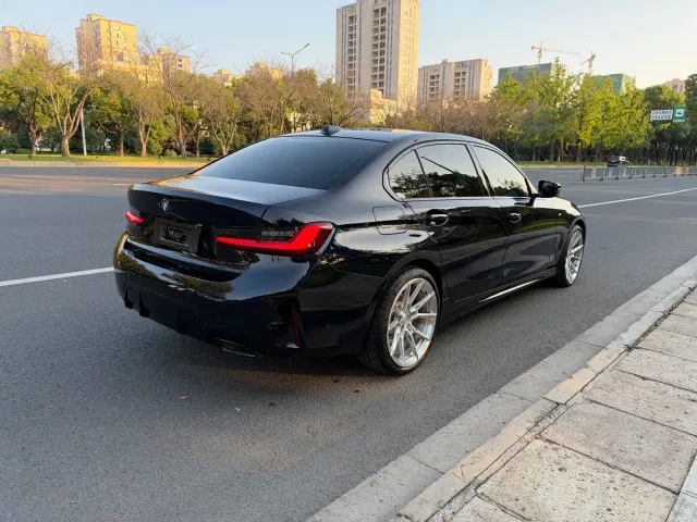 BMW 3 Series — Фото автомобиля 11