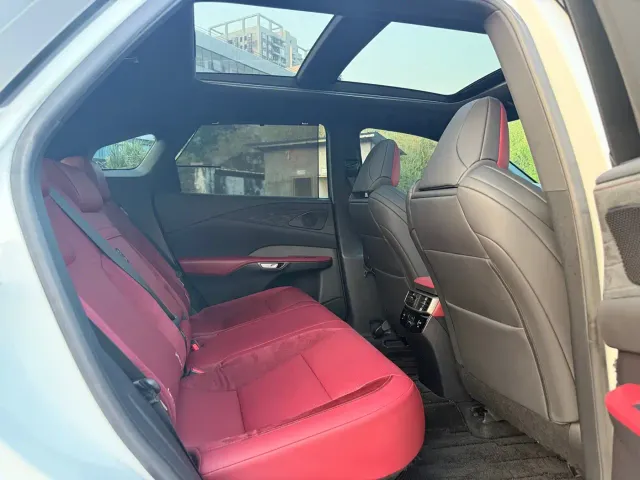 Lexus RX — Фото автомобиля 9