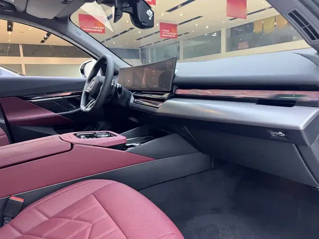 BMW 5 Series — Фото автомобиля 4