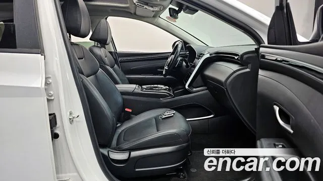 Hyundai Tucson Tucson (NX4) Дизель 2.0 2WD — Фото автомобиля 10
