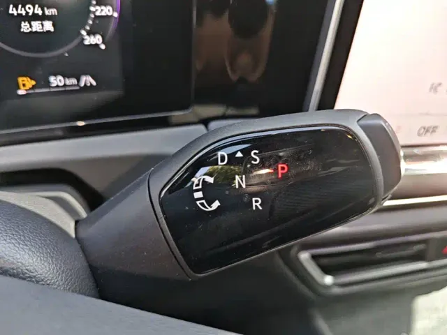 Volkswagen Tiguan L — Фото автомобиля 13